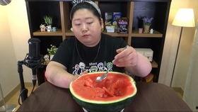 吃瓜胖妞,揭秘娱乐圈的甜蜜与苦涩