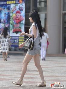 背带短裤明星街拍